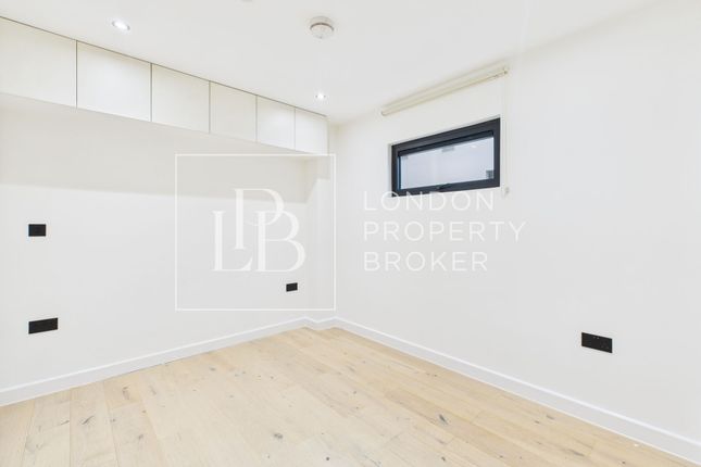 Apt 11, Manhattan Apartments, London photo 5