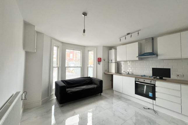 Newly Refurbished 1 Bedroom Flat To Rent In Tooting