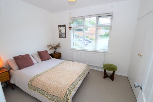 2 Deepside, 67a, Harold Road, London photo 4