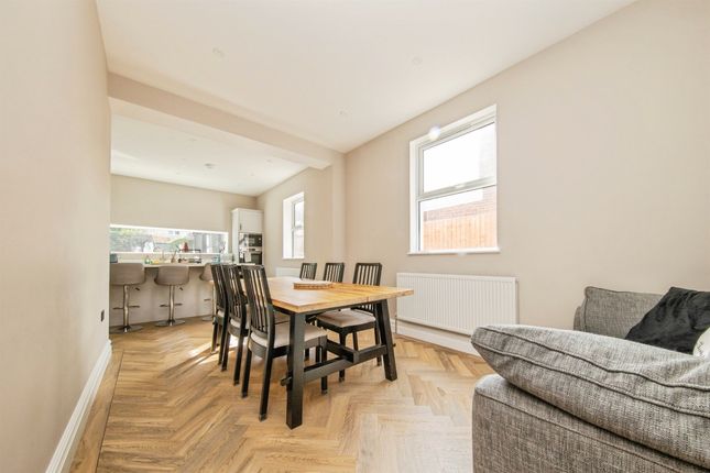 8, Beaconsfield Road, Clacton-On-Sea photo 4