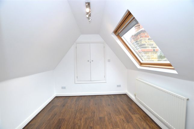 Flat to rent in Bargery Road, London