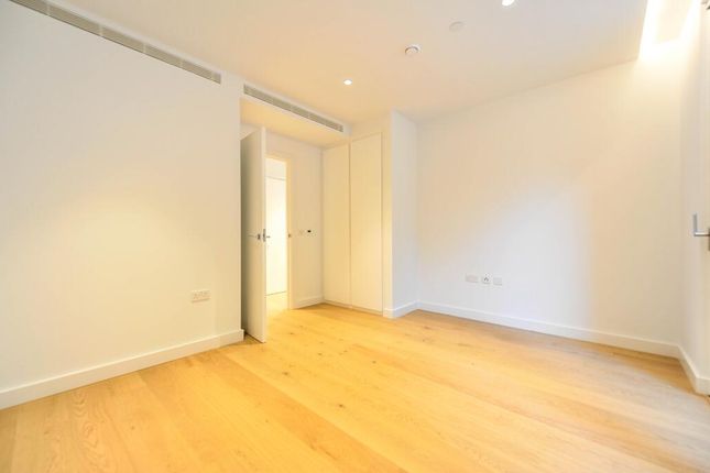 Flat for sale in Phoenix Place, Holborn, London