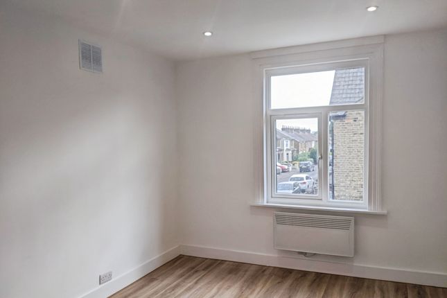 Flat 2, 11, Oxford Road, WALLINGTON photo 2