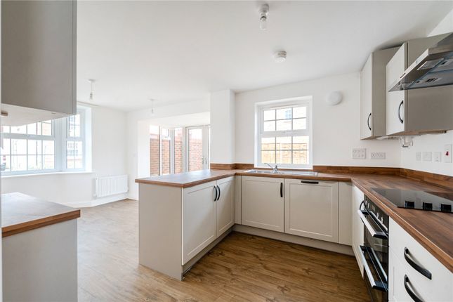 17, Bugle Grove, Wokingham photo 2