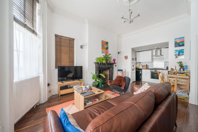 Flat 1,, Wellington Court, Hove photo 2