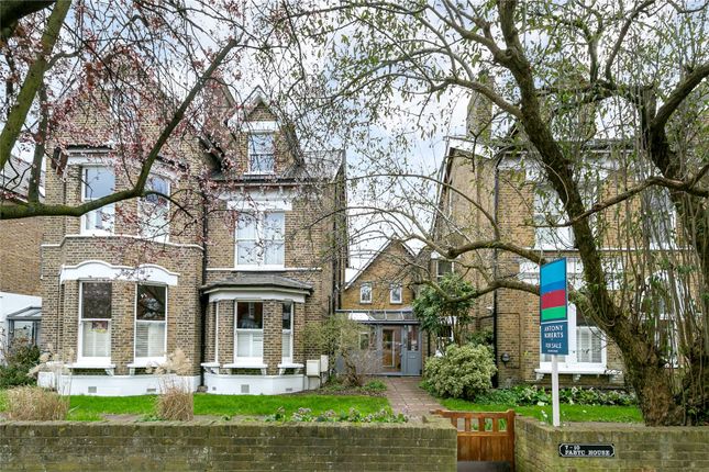 2-bed flat on 9, Fabyc House,, Cumberland Road, Surrey, £545,000