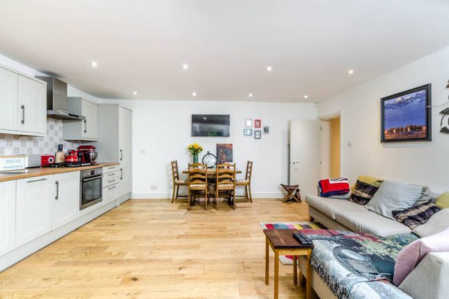 Maisonette to rent in Ewell Road, Surbiton