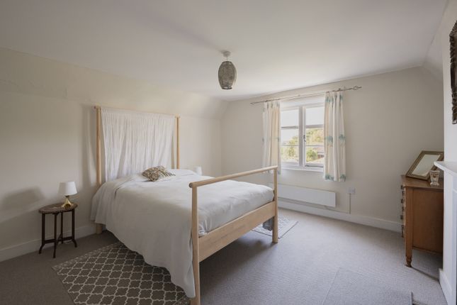 312498 - 10 High St, Toft-56.Jpg