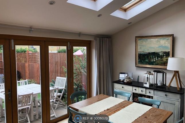Manor Lane, London photo 3