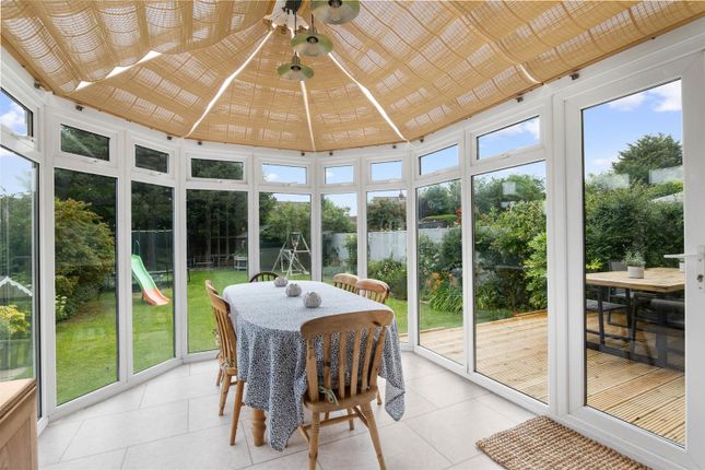 5, Headland Close, Stratford-Upon-Avon photo 4