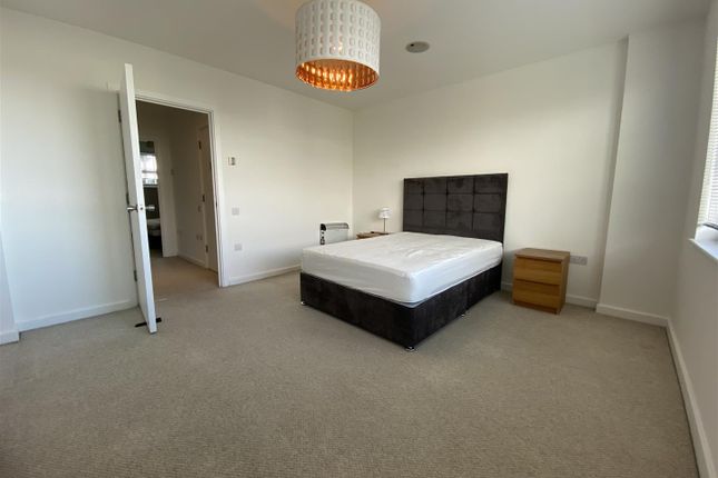 406 Riverside, 417, Wick Lane, London photo 5