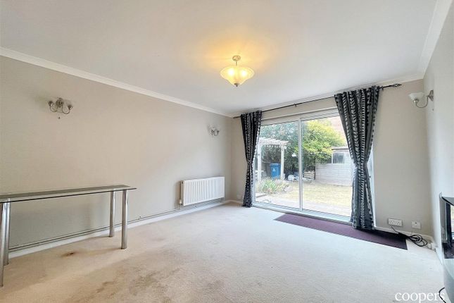 54, Westwood Close, Ruislip photo 3