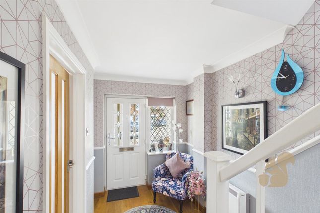 8 Nabbott Road, Chelmsford photo 3