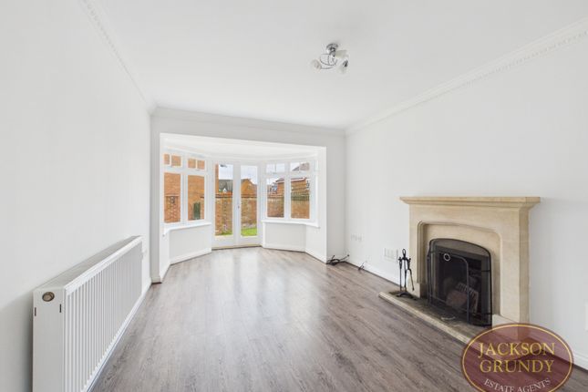 24, Snowshill Close, Daventry photo 2