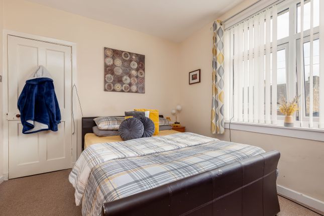 Flat for sale in Bank Place, Glenrothes