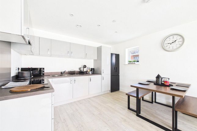 Flat 4, 2, Hobbs Way, Gloucestershire photo 4