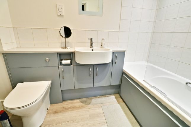 Flat 18, Northpoint, Bromley photo 5