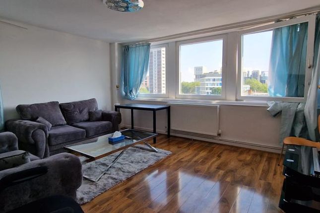 Thumbnail Flat to rent in Hall Place, London