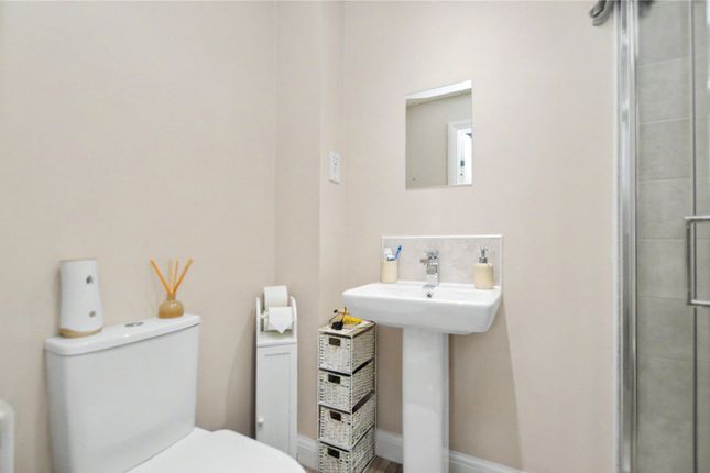 33, Welles Avenue, Leeds photo 4