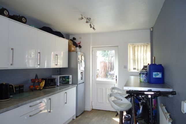 45, Windmill Road, Leeds photo 5