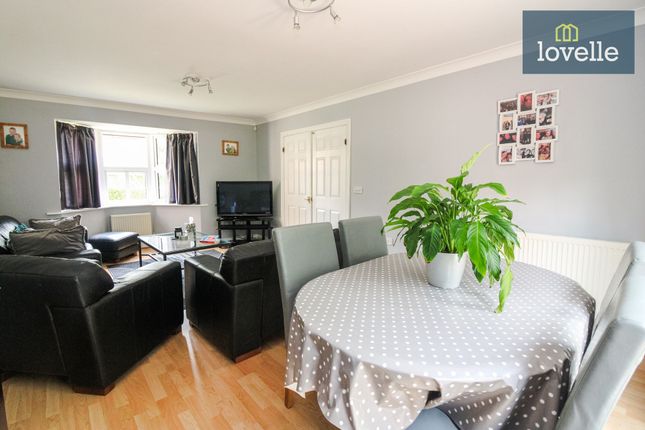 15 Househams Lane, Louth photo 4