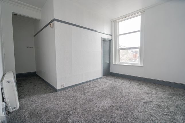 Flat 12, 48, Handsworth Wood Road, Birmingham photo 2