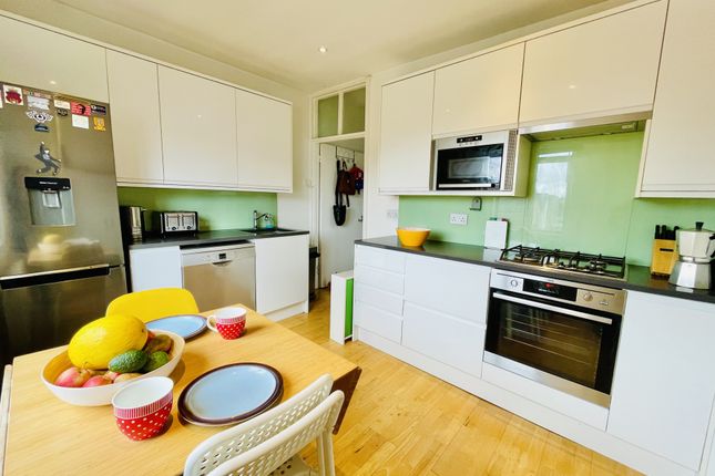 Thumbnail Flat for sale in High Road, Willesden Green