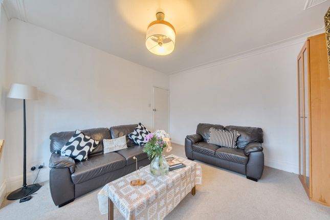 28A,, Butler Road, Harrow photo 4