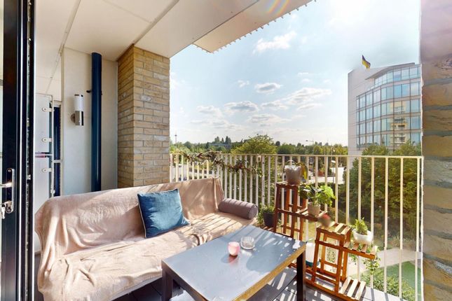 Flat 19 Baronet House 9, Lakeside Drive, Greater London photo 2