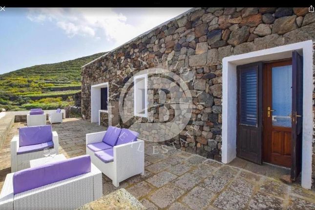 Villa for sale in Pantelleria, Sicily, 91017, Italy