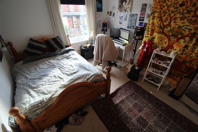 4, Stanmore View, Leeds photo 5
