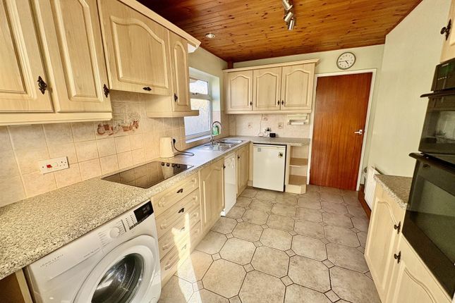 224, Coneygree Road, Peterborough photo 3
