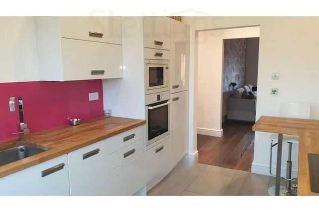Three-Bedroom Apartment In Hendon Central-Florence Mansions