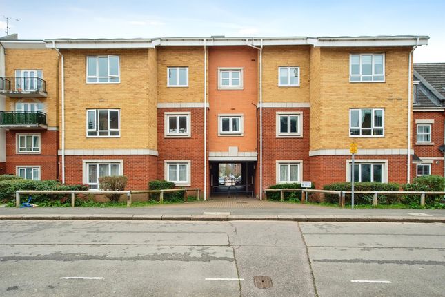 Thumbnail Flat for sale in The Gateway, Watford