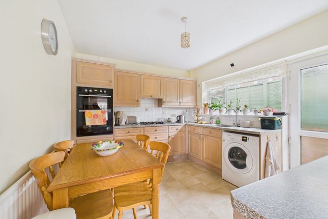 24 Northlands Park, Swansea photo 2