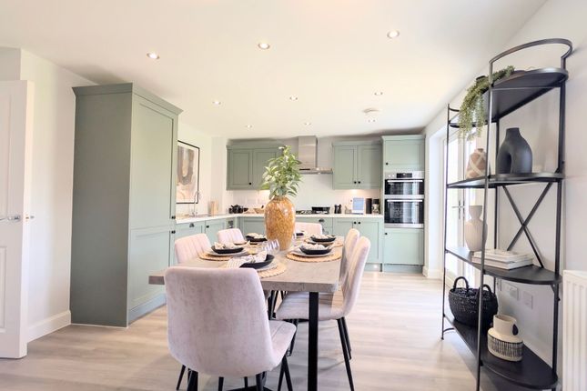 9 Surrey Grange, Wantage photo 3