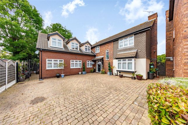 Thumbnail Detached house for sale in Shaw Close, Hornchurch