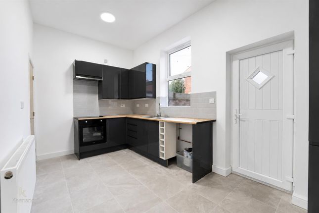 5, Holly Street, Bury photo 4