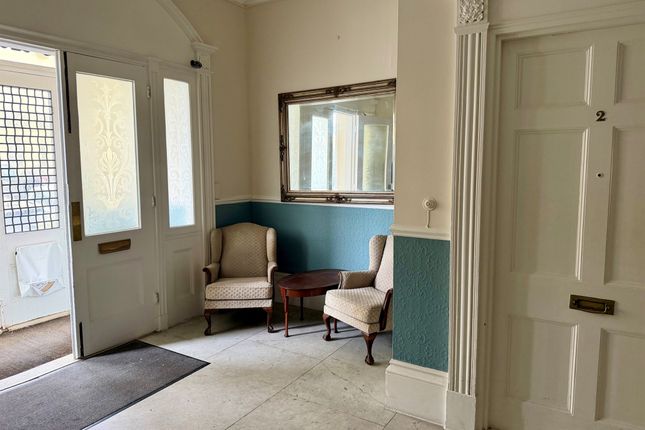 Flat 2, 29, Brunswick Square, Hove photo 4