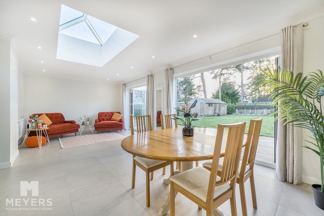 12, Abbey Road, Ferndown photo 3