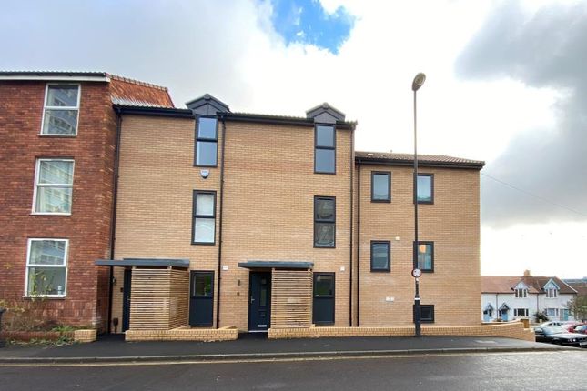 Town house to rent in Dove Street South, Bristol