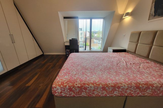 Town house to rent in Greenfield Place, Hayes, Greater London