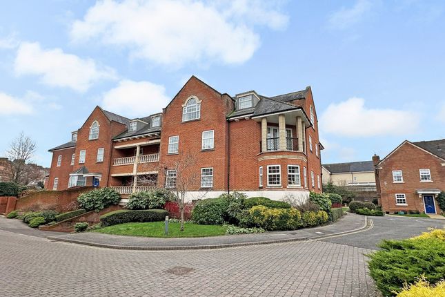 Thumbnail Flat for sale in Potters Place, Horsham