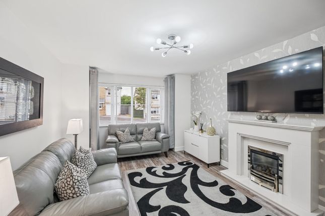 20, Maple Grove, Glasgow photo 3
