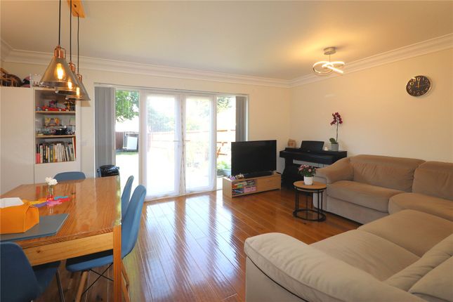 9, Orchard Close, Surrey photo 4
