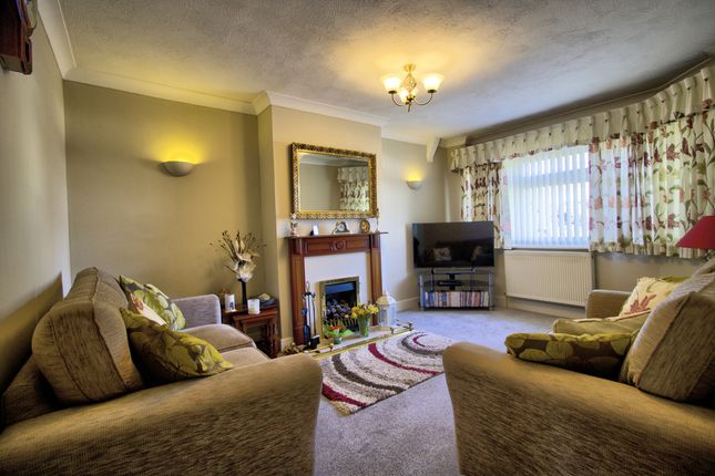 12, Wordsworth Close, Crawley photo 2
