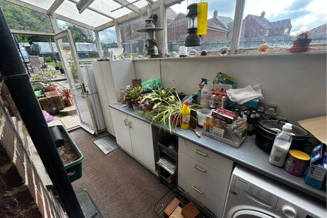 38 Spring Gardens, Leicester photo 4