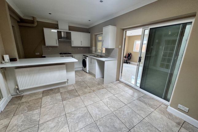 Manor Avenue, HOUNSLOW photo 4