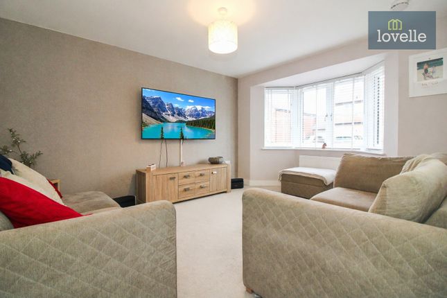 3, Walnut Close, Louth photo 2
