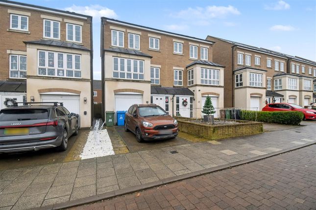 24, Park View, Corby photo 2